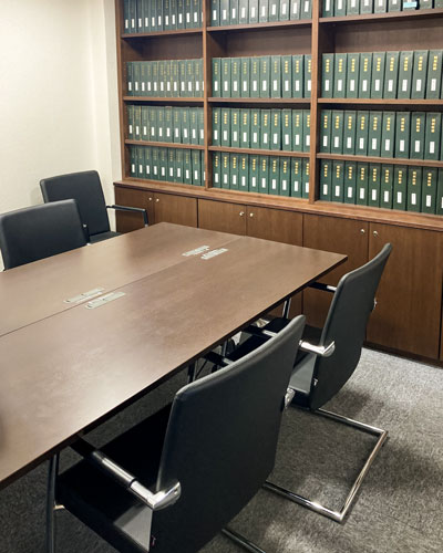 �r�_��������